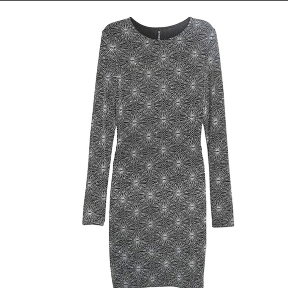 H&M Glittery Fitted Long Sleeves Mini Dress 4 - Picture 4 of 11